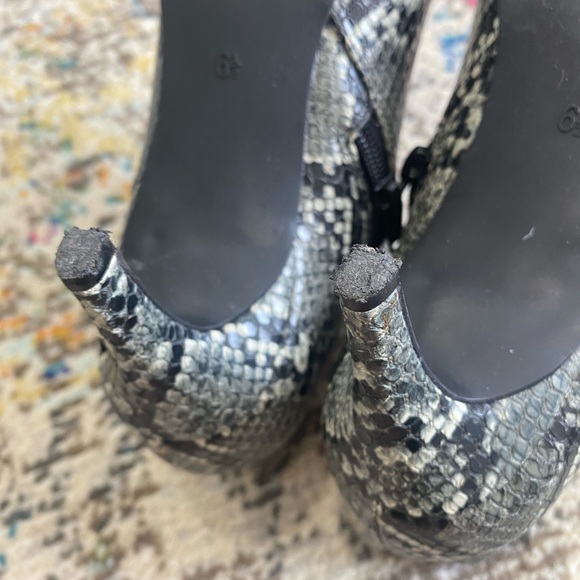 Ann Taylor Snake Python Skin bootie stiletto SZ 6.5 - Picture 8 of 9